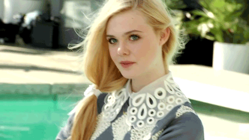 父 亲 是 魔 法 部 魔 法 法 律 执 行 司 司 长 .